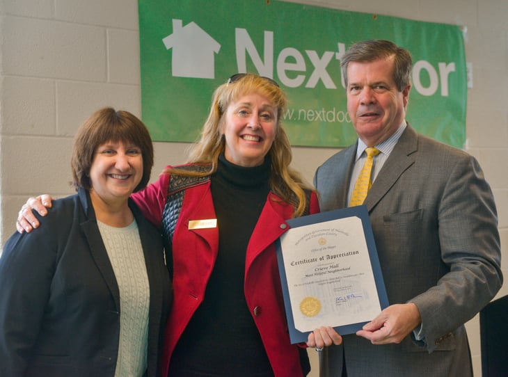 Robbie Turner, Nextdoor Crieve Hall Lead Carole Starr, Mayor Karl Dean.